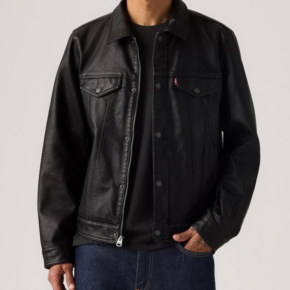 LEVI’S FAUX LEATHER TRUCKER JACKET LARGE